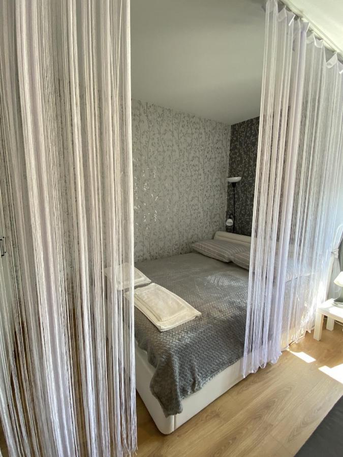Apartament Czytelnia - Parking Gratis Poznań Esterno foto