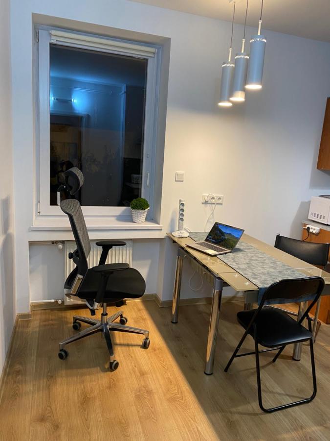 Apartament Czytelnia - Parking Gratis Poznań Esterno foto