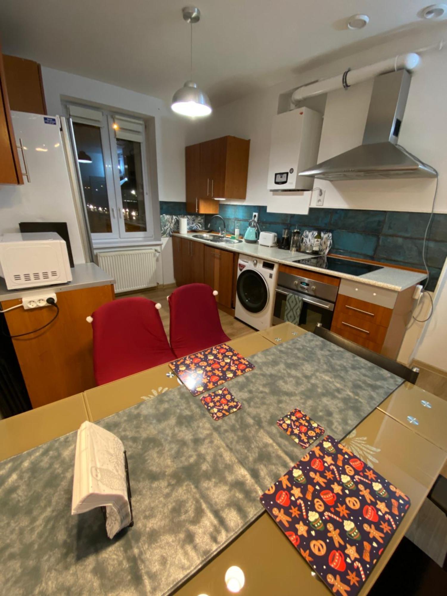 Apartament Czytelnia - Parking Gratis Poznań Esterno foto